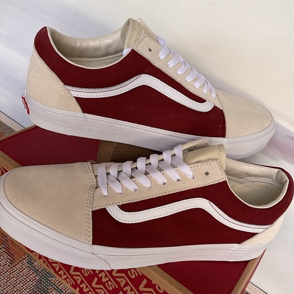 Vans Men’s Old Skool
Canvas/Suede Fired Brick
VN0007NTZHG
Sneakers - Picture 10 of 16
